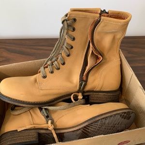 MTNG Leather boots Size 39